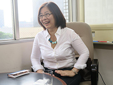 宮本理江子